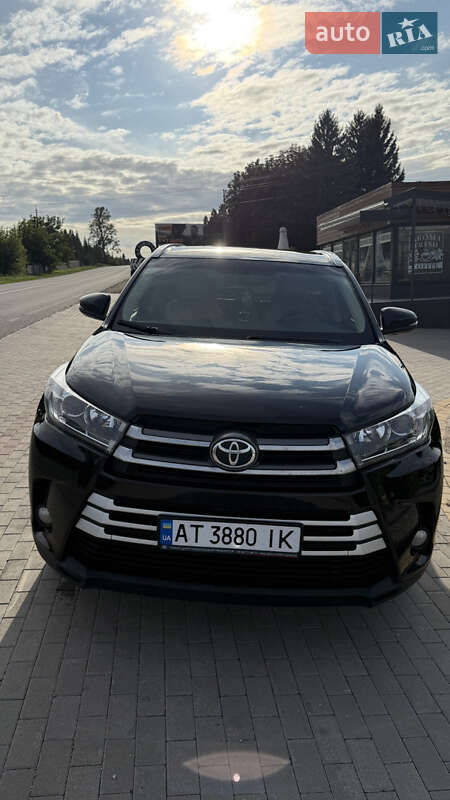 Внедорожник / Кроссовер Toyota Highlander 2017 в Городенке фото 35 Внедорожник / Кроссовер Toyota Highlander 2017 в Городенке