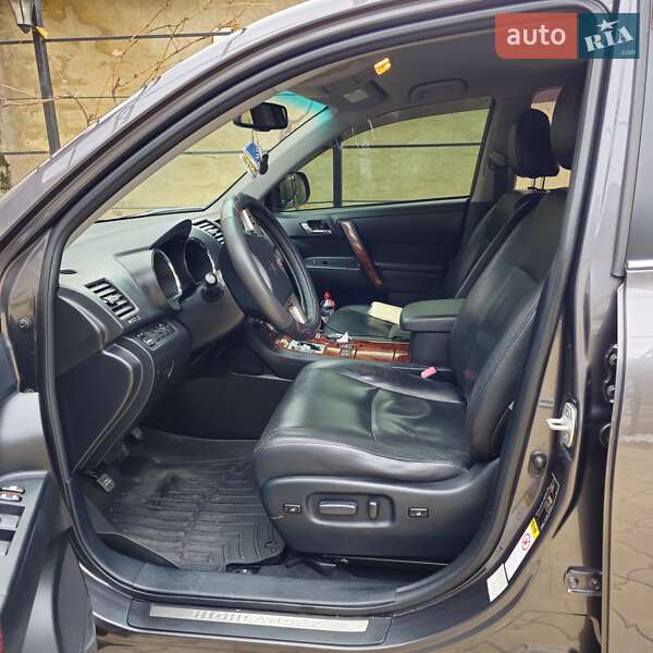 Внедорожник / Кроссовер Toyota Highlander 2011 в Одессе