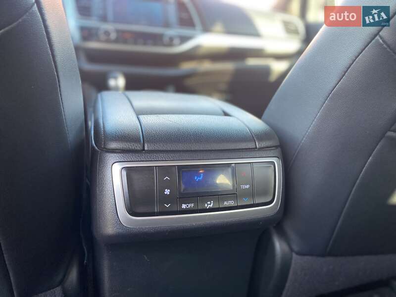 Позашляховик / Кросовер Toyota Highlander 2014 в Києві