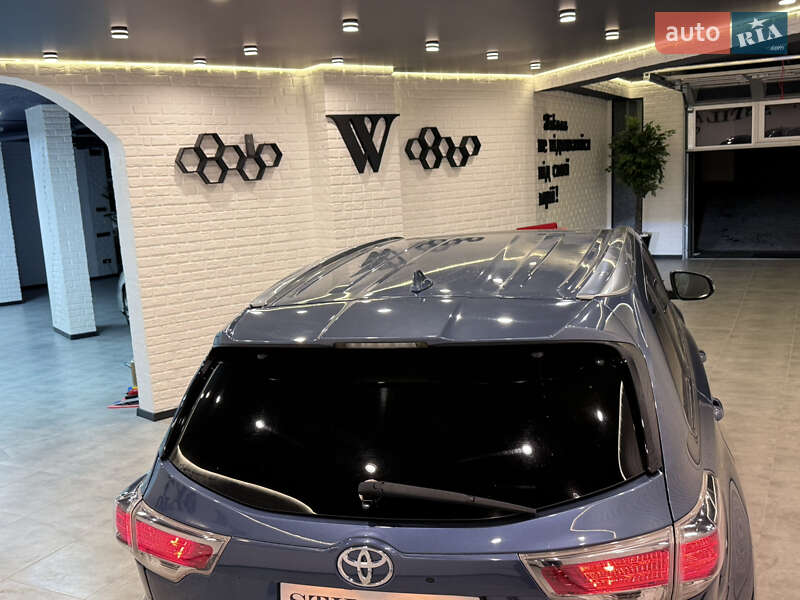 Внедорожник / Кроссовер Toyota Highlander 2016 в Одессе