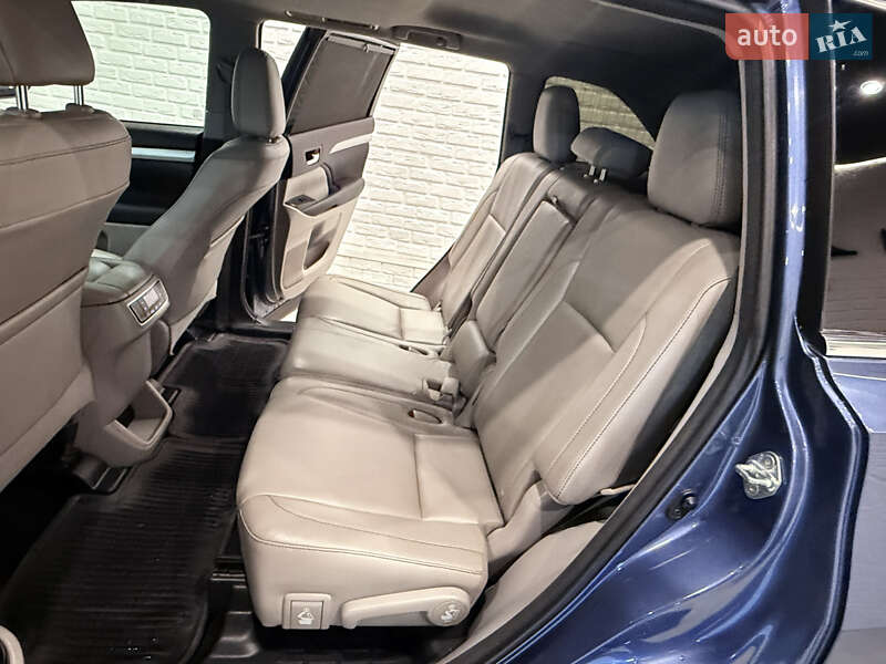 Внедорожник / Кроссовер Toyota Highlander 2016 в Одессе