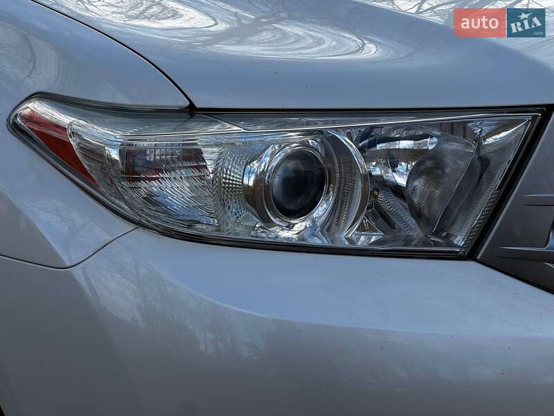 Внедорожник / Кроссовер Toyota Highlander 2012 в Ахтырке фото 5 Внедорожник / Кроссовер Toyota Highlander 2012 в Ахтырке