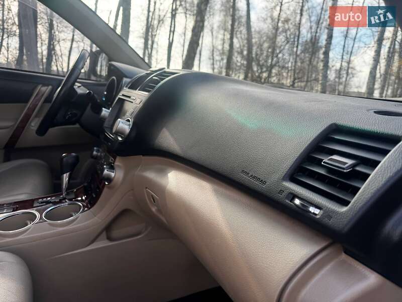 Внедорожник / Кроссовер Toyota Highlander 2012 в Ахтырке фото 34 Внедорожник / Кроссовер Toyota Highlander 2012 в Ахтырке