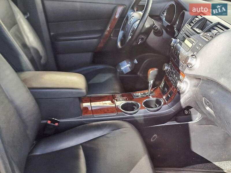 Внедорожник / Кроссовер Toyota Highlander 2013 в Одессе