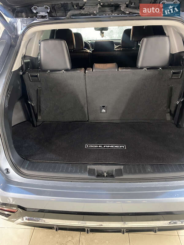 Внедорожник / Кроссовер Toyota Highlander 2022 в Киеве