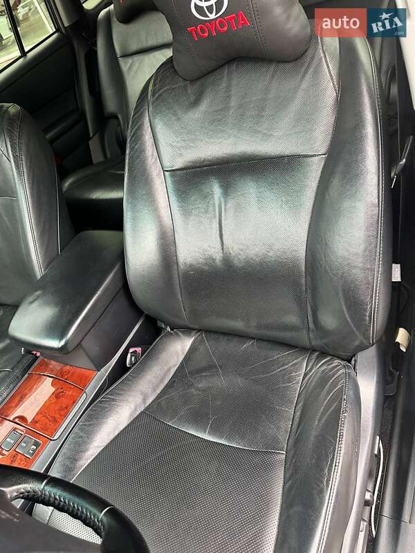 Позашляховик / Кросовер Toyota Highlander 2010 в Кривому Розі