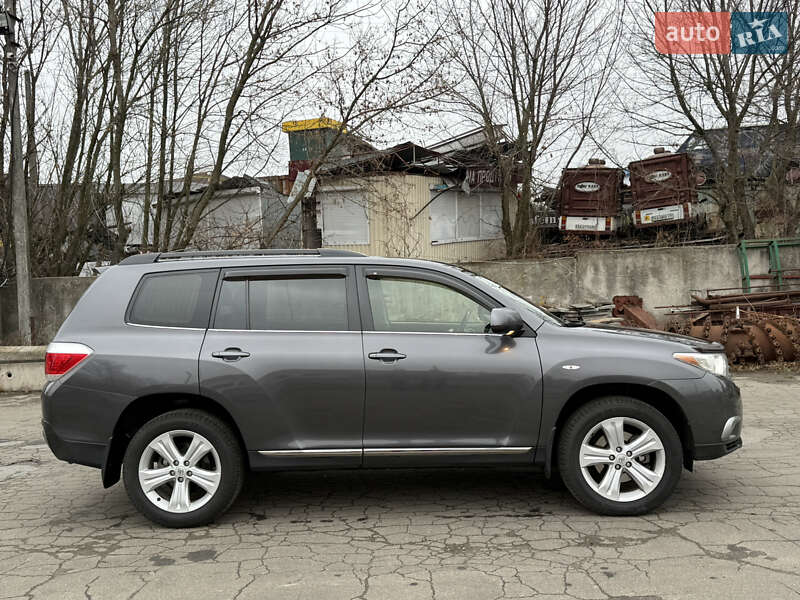 Внедорожник / Кроссовер Toyota Highlander 2012 в Киеве