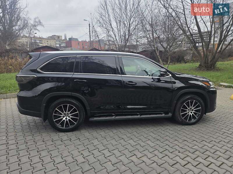 Позашляховик / Кросовер Toyota Highlander 2019 в Хмельницькому