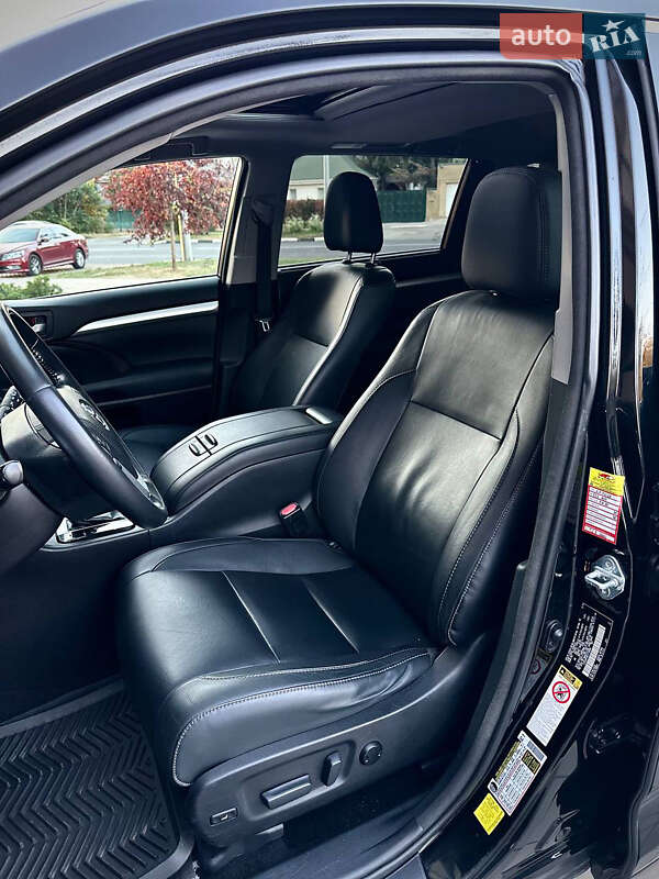 Позашляховик / Кросовер Toyota Highlander 2014 в Харкові