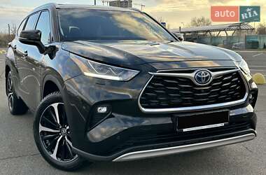 Позашляховик / Кросовер Toyota Highlander 2021 в Києві