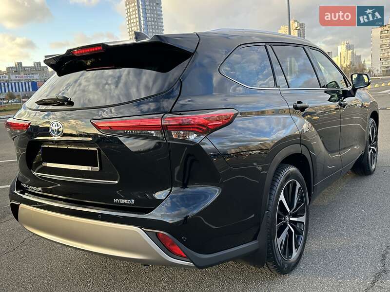 Внедорожник / Кроссовер Toyota Highlander 2021 в Киеве