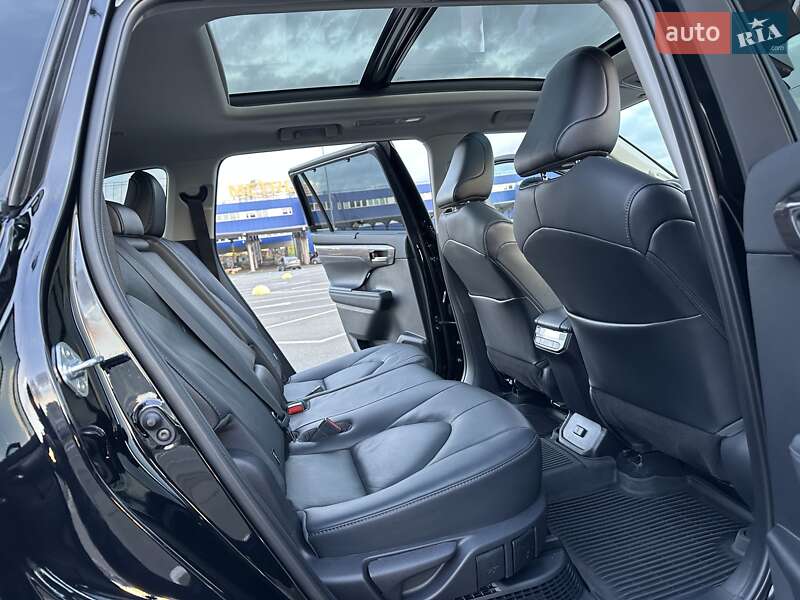 Внедорожник / Кроссовер Toyota Highlander 2021 в Киеве