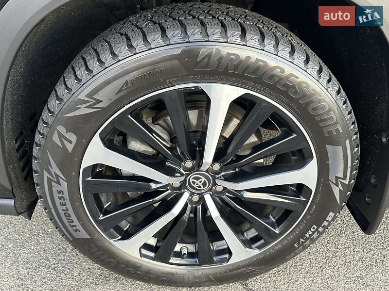 Внедорожник / Кроссовер Toyota Highlander 2021 в Киеве