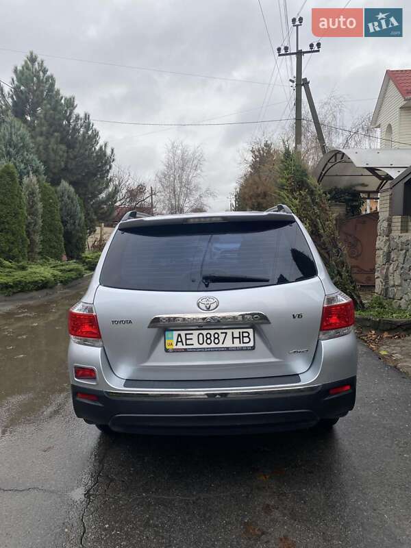 Внедорожник / Кроссовер Toyota Highlander 2012 в Днепре