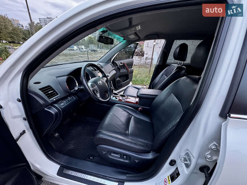 Внедорожник / Кроссовер Toyota Highlander 2012 в Киеве