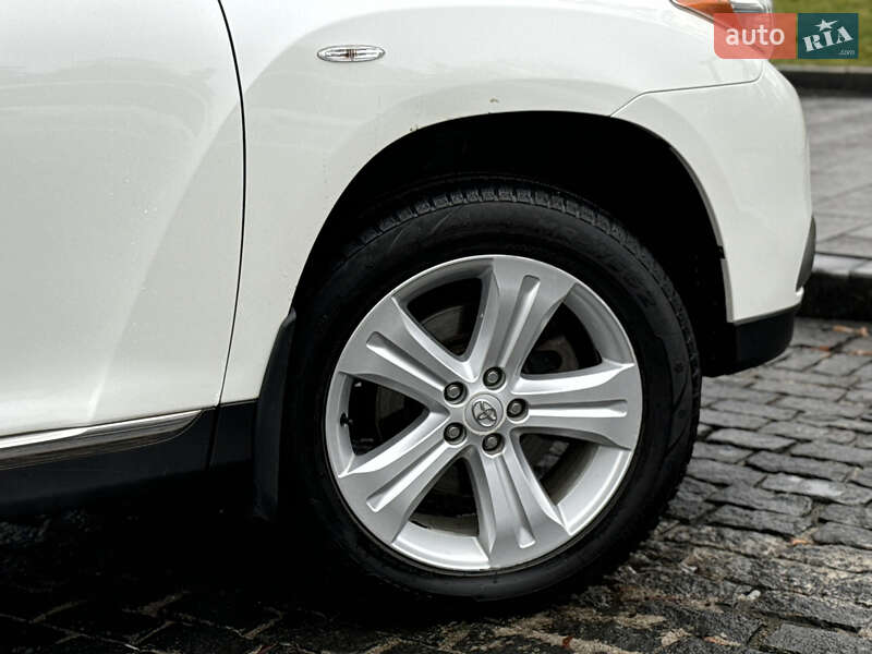 Внедорожник / Кроссовер Toyota Highlander 2012 в Харькове