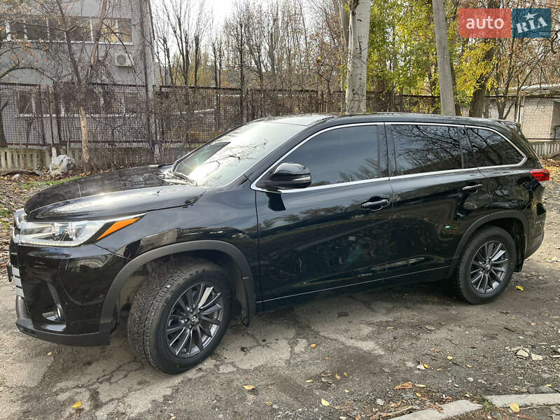 Внедорожник / Кроссовер Toyota Highlander 2017 в Днепре фото 3 Внедорожник / Кроссовер Toyota Highlander 2017 в Днепре