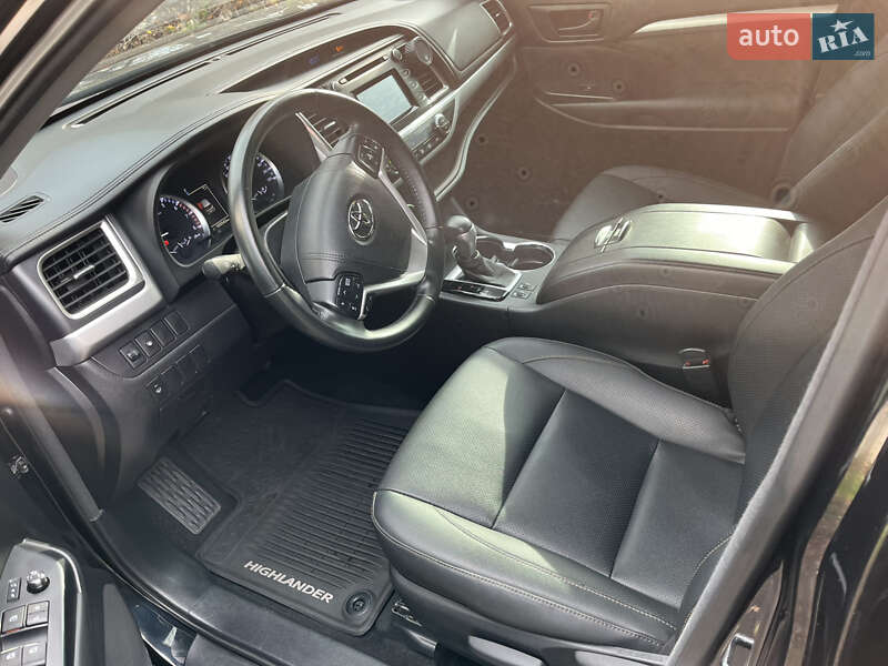Внедорожник / Кроссовер Toyota Highlander 2017 в Днепре фото 10 Внедорожник / Кроссовер Toyota Highlander 2017 в Днепре
