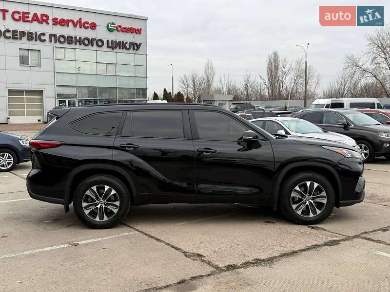 Внедорожник / Кроссовер Toyota Highlander 2023 в Киеве