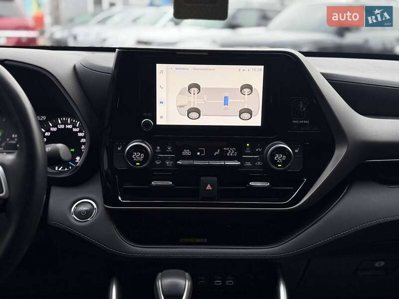 Внедорожник / Кроссовер Toyota Highlander 2023 в Киеве