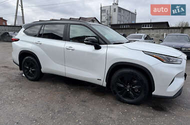 Внедорожник / Кроссовер Toyota Highlander 2022 в Киеве