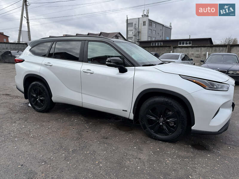 Внедорожник / Кроссовер Toyota Highlander 2022 в Киеве