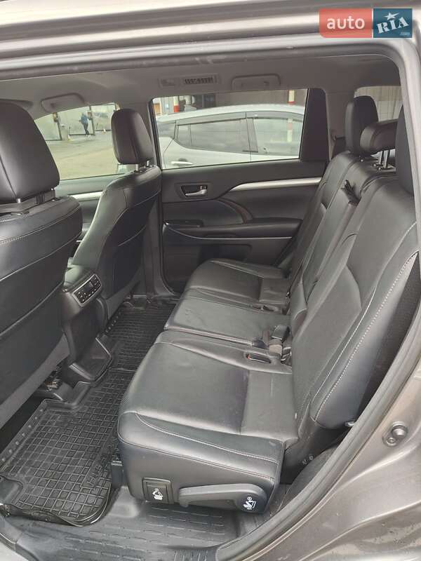 Позашляховик / Кросовер Toyota Highlander 2016 в Харкові фото 8 Позашляховик / Кросовер Toyota Highlander 2016 в Харкові