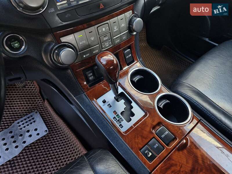 Внедорожник / Кроссовер Toyota Highlander 2011 в Николаеве