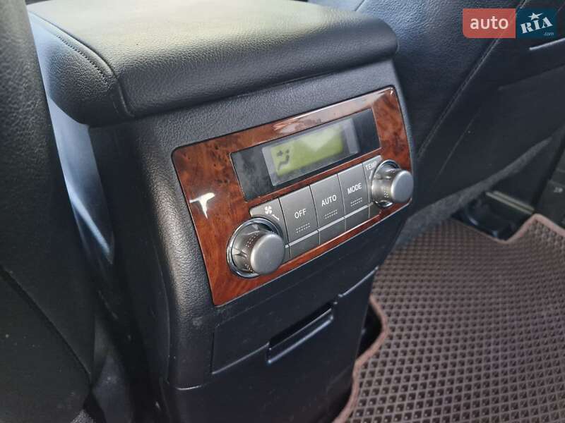 Внедорожник / Кроссовер Toyota Highlander 2011 в Николаеве