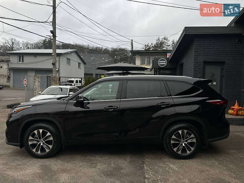 Внедорожник / Кроссовер Toyota Highlander 2020 в Киеве