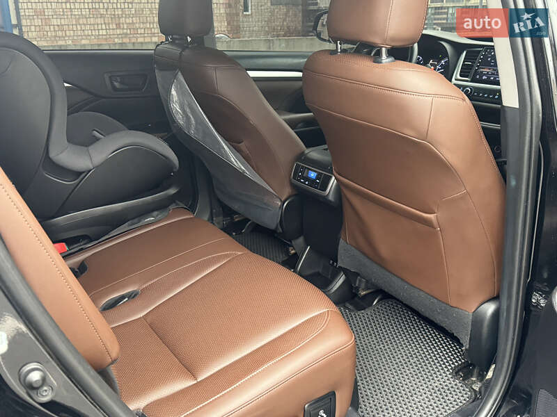 Внедорожник / Кроссовер Toyota Highlander 2018 в Киеве фото 24 Внедорожник / Кроссовер Toyota Highlander 2018 в Киеве