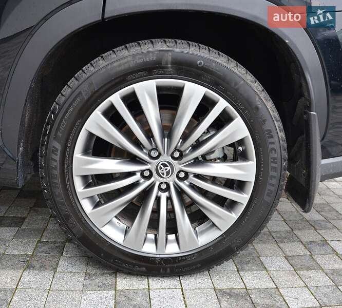 Позашляховик / Кросовер Toyota Highlander 2022 в Києві