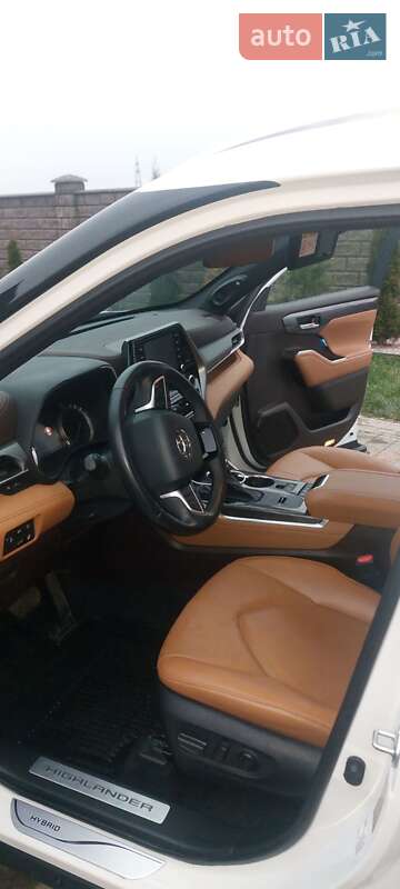 Внедорожник / Кроссовер Toyota Highlander 2021 в Ровно фото 6 Внедорожник / Кроссовер Toyota Highlander 2021 в Ровно