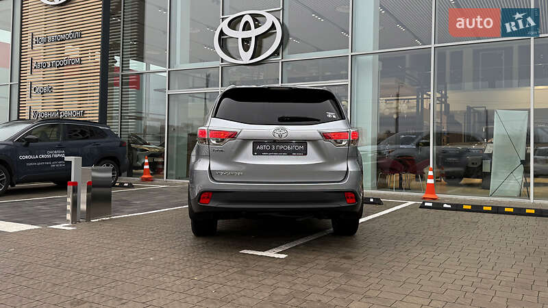 Внедорожник / Кроссовер Toyota Highlander 2014 в Ровно