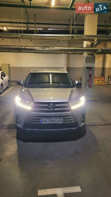 Внедорожник / Кроссовер Toyota Highlander 2017 в Киеве фото 2 Внедорожник / Кроссовер Toyota Highlander 2017 в Киеве