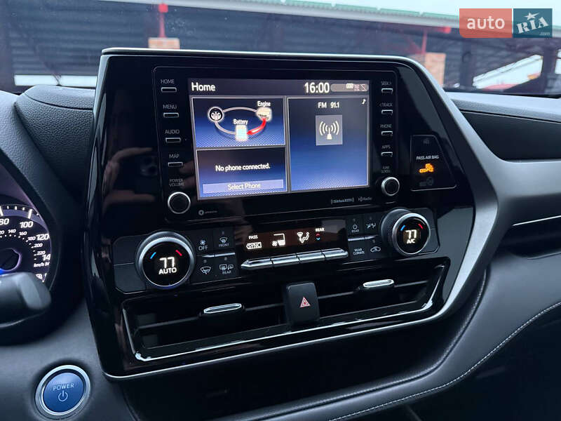 Позашляховик / Кросовер Toyota Highlander 2021 в Львові