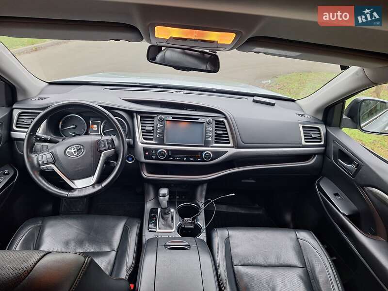 Внедорожник / Кроссовер Toyota Highlander 2017 в Киеве фото 45 Внедорожник / Кроссовер Toyota Highlander 2017 в Киеве