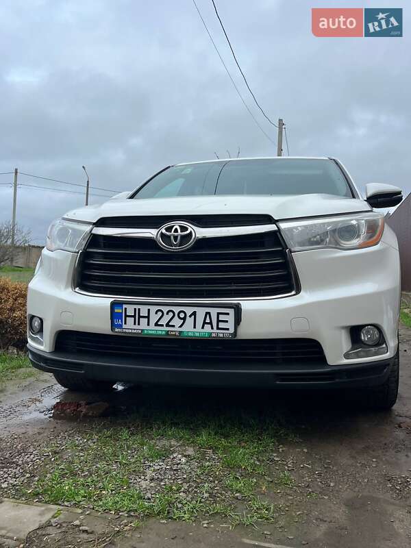 Внедорожник / Кроссовер Toyota Highlander 2014 в Одессе