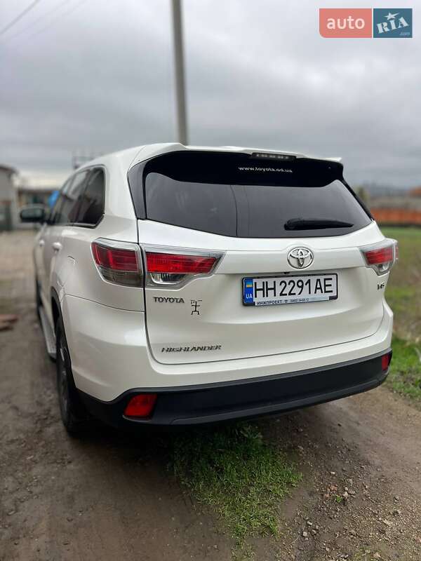 Внедорожник / Кроссовер Toyota Highlander 2014 в Одессе