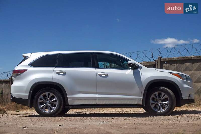 Внедорожник / Кроссовер Toyota Highlander 2014 в Одессе
