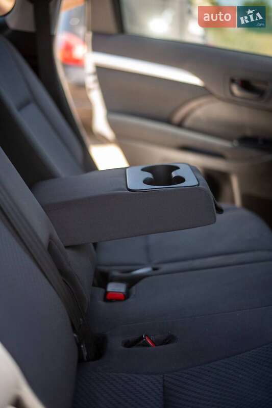 Внедорожник / Кроссовер Toyota Highlander 2014 в Одессе