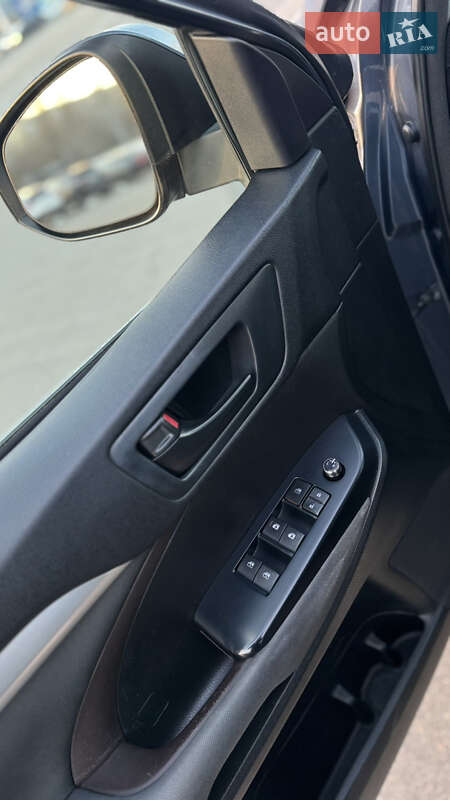 Внедорожник / Кроссовер Toyota Highlander 2015 в Днепре