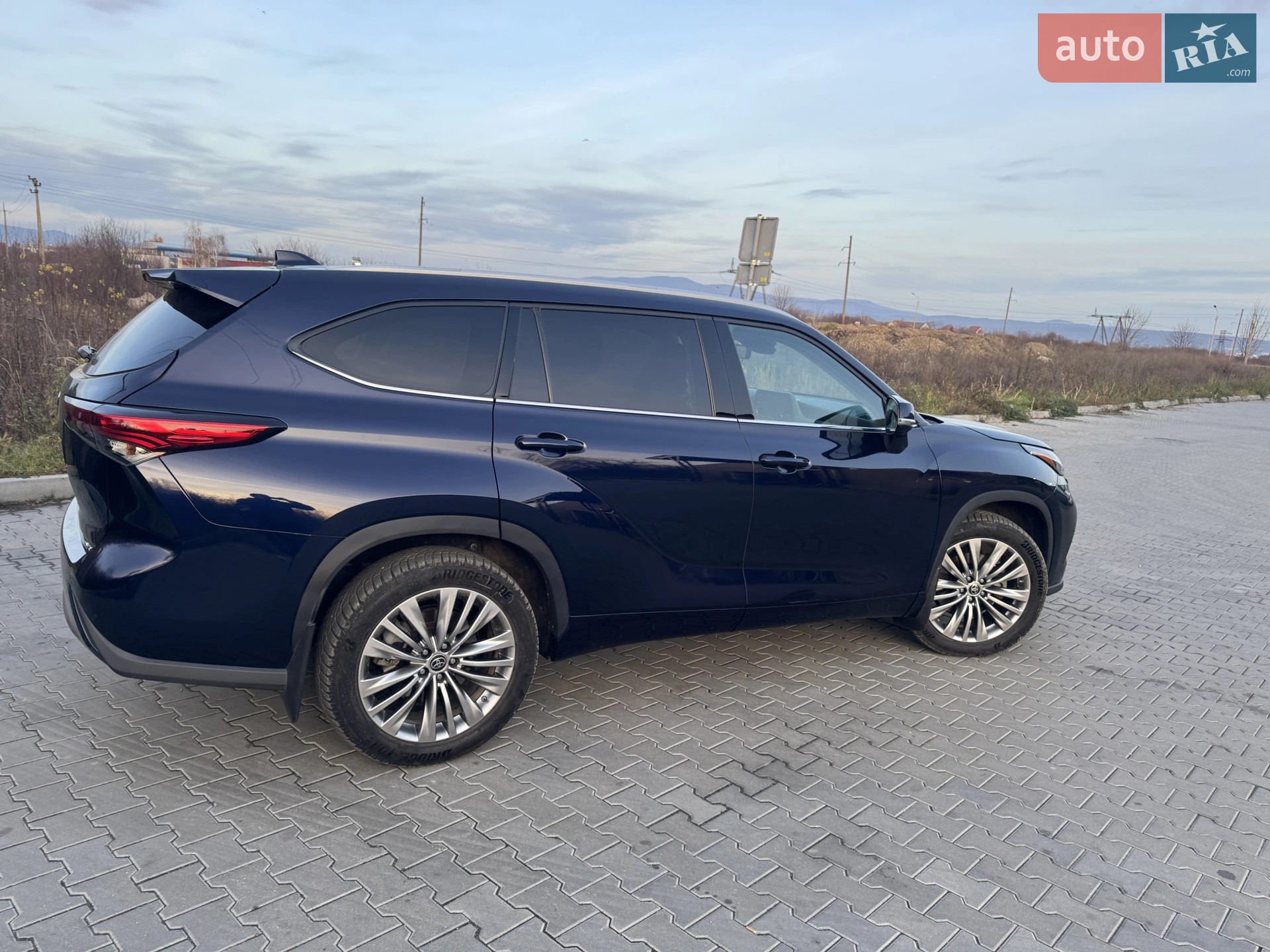 2022 Toyota Highlander - мініатюра 3