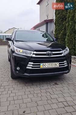 Позашляховик / Кросовер Toyota Highlander 2017 в Тернополі