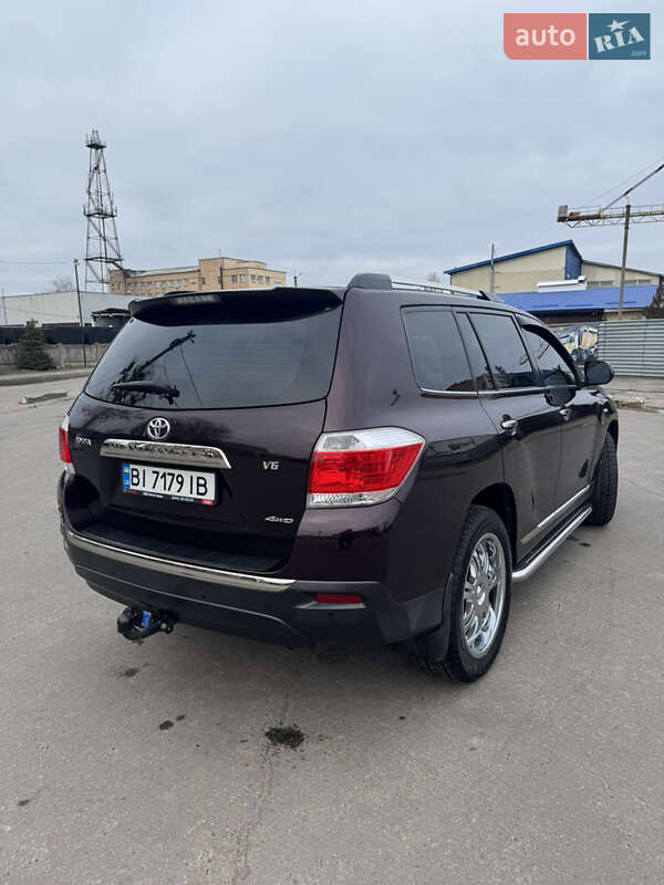 Внедорожник / Кроссовер Toyota Highlander 2012 в Полтаве фото 7 Внедорожник / Кроссовер Toyota Highlander 2012 в Полтаве