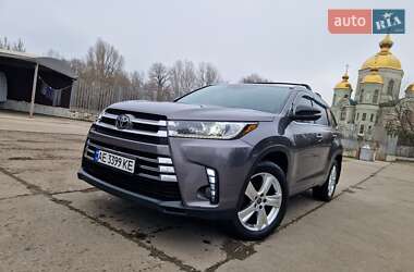 Позашляховик / Кросовер Toyota Highlander 2017 в Дніпрі