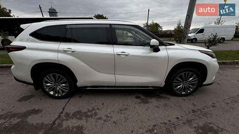 Внедорожник / Кроссовер Toyota Highlander 2020 в Черновцах