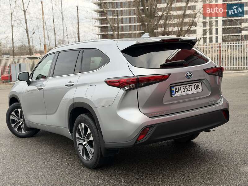 Позашляховик / Кросовер Toyota Highlander 2021 в Дніпрі