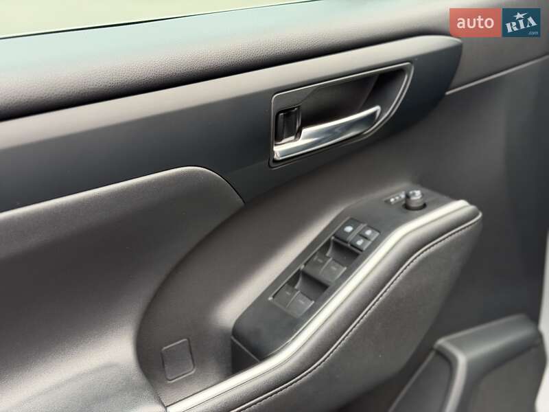 Позашляховик / Кросовер Toyota Highlander 2021 в Дніпрі