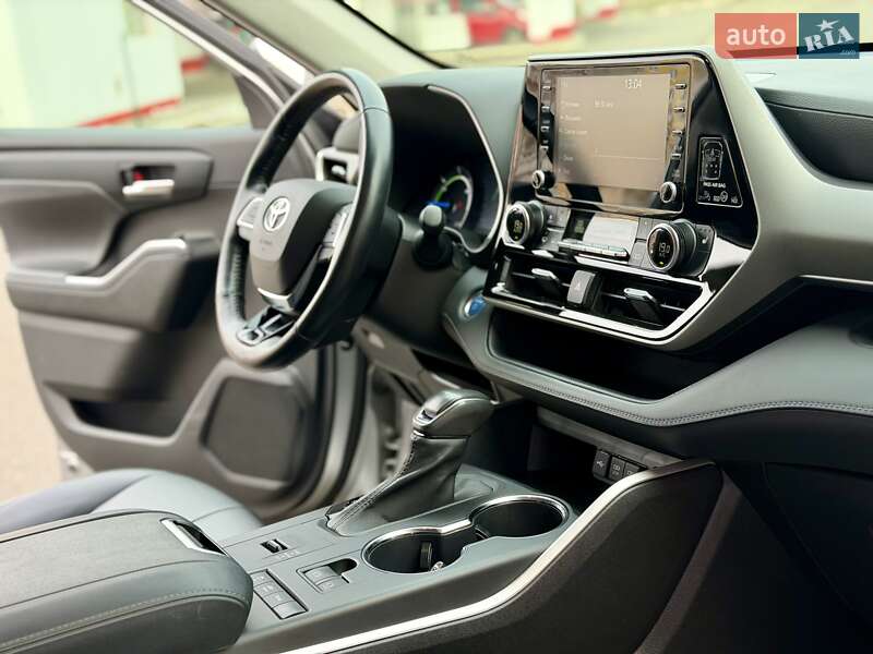 Позашляховик / Кросовер Toyota Highlander 2021 в Дніпрі
